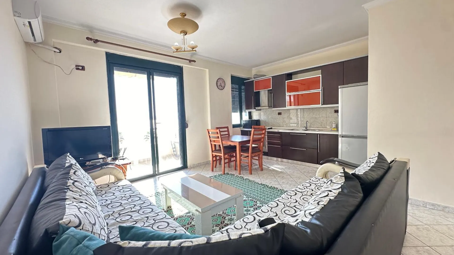 Jico Travel - Coli Apartment Vlore 0*,