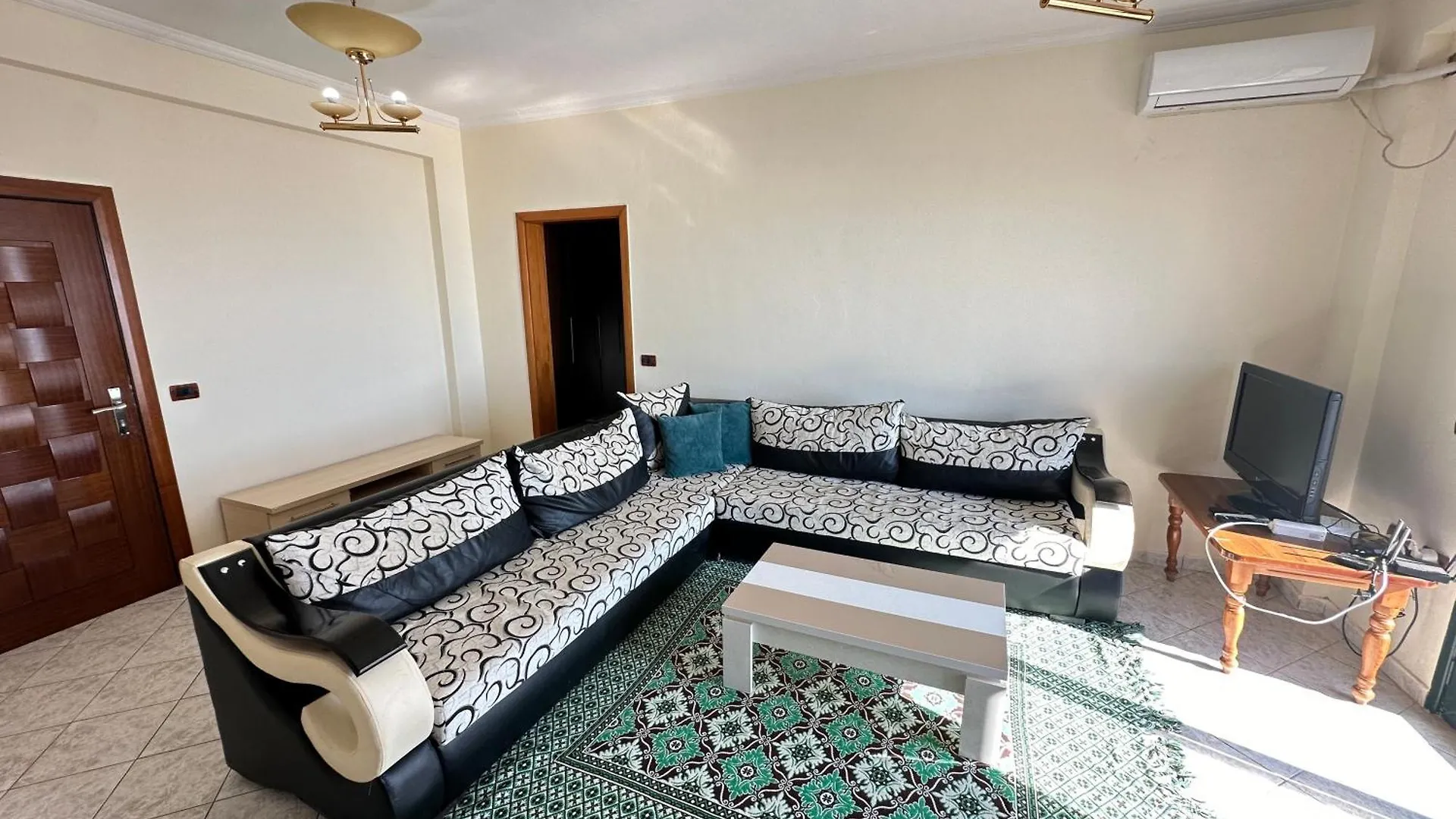Jico Travel - Coli Apartment Vlore